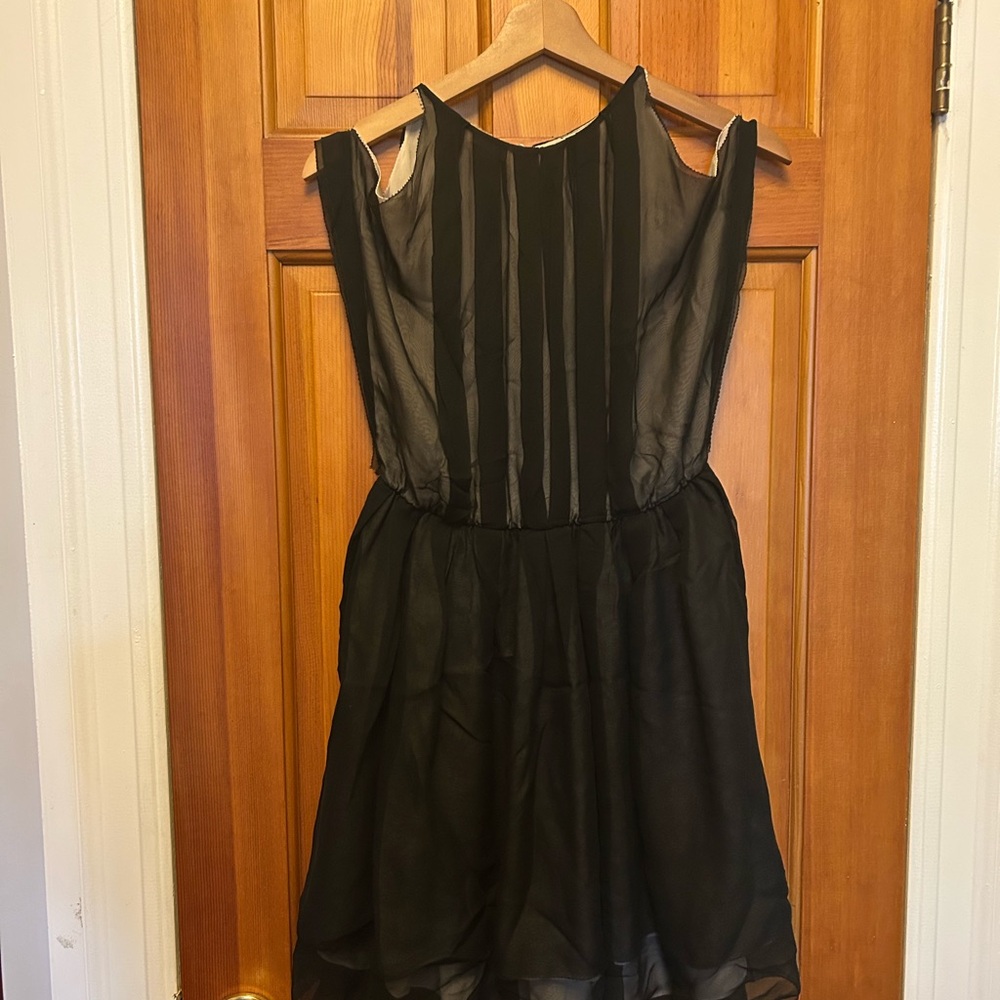 Black Sleeveless Scoop Neck Mini Sundress